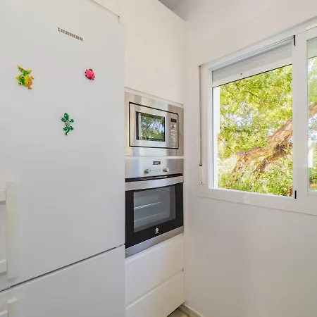 Cubo's Rubi Townhouse *