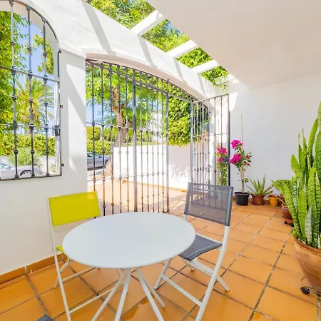 Cubo's Rubi Townhouse * מארבלה