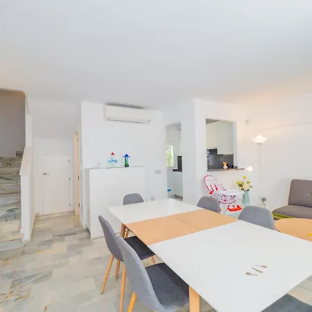 בית נופש Cubo's Rubi Townhouse *