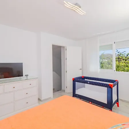 Cubo's Rubi Townhouse בית נופש