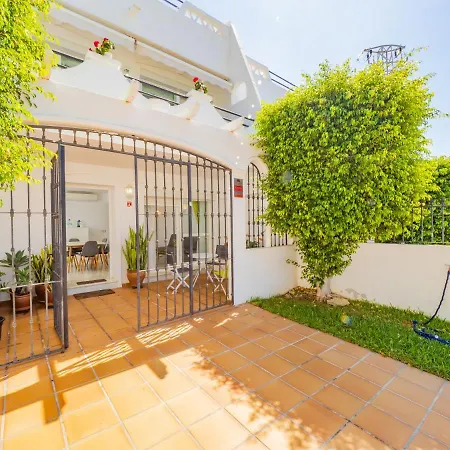 בית נופש Cubo's Rubi Townhouse מארבלה