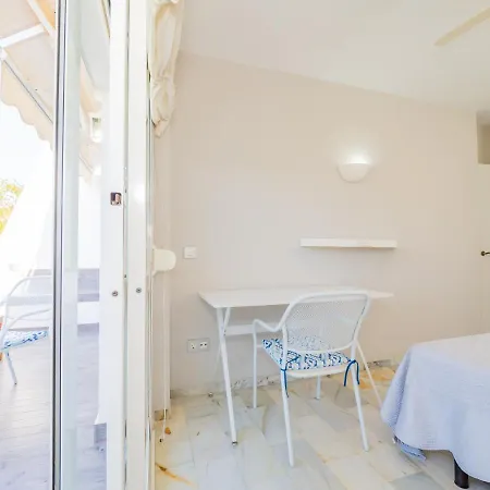 בית נופש Cubo's Rubi Townhouse מארבלה